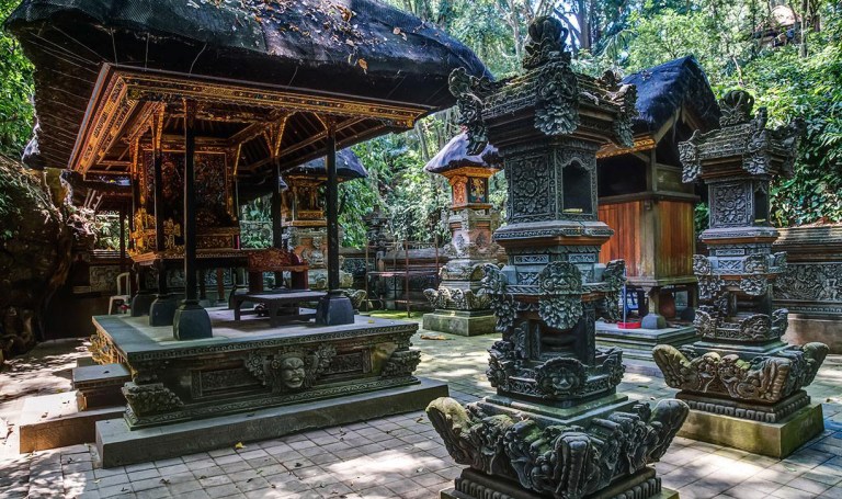 ubud-monkey-forest-balinese-temple